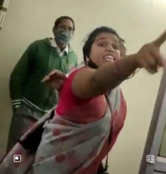 महिला पार्षद से झगड़ा,  कांग्रेस अध्यक्ष को नोटिस