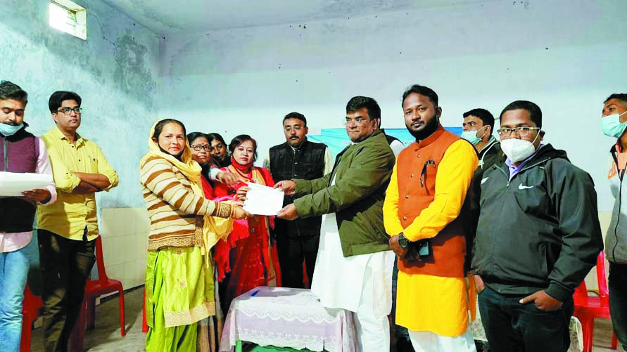 30 महिलाओं ने ली कांग्रेस की सदस्यता 30 महिलाओं ने ली कांग्रेस की सदस्यता