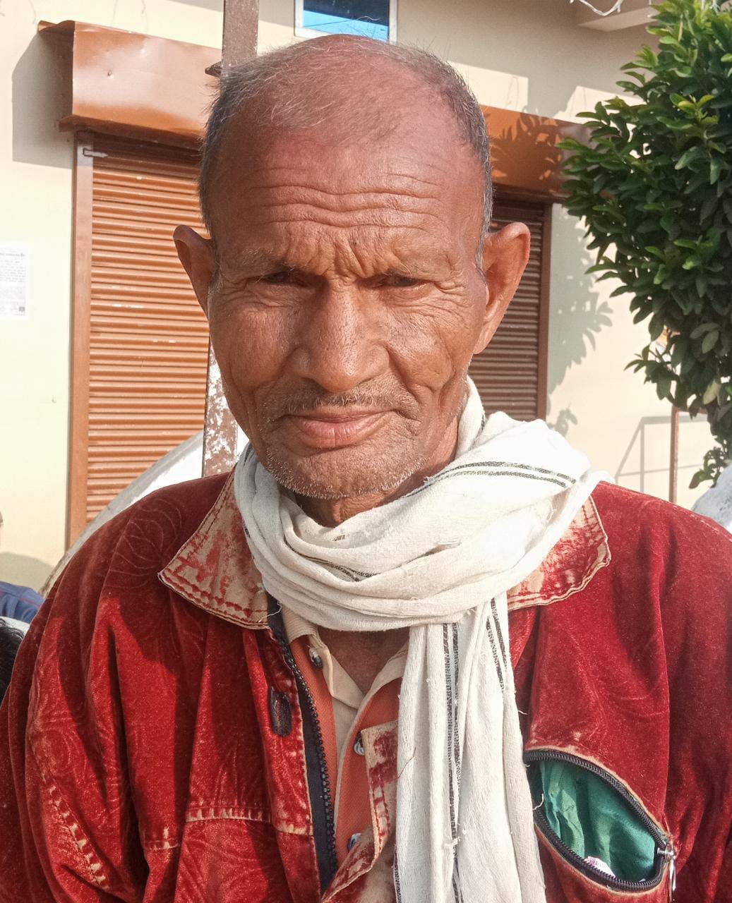 सचिव की लापरवाही, जिंदा को मृत बताकर रोका पेंशन