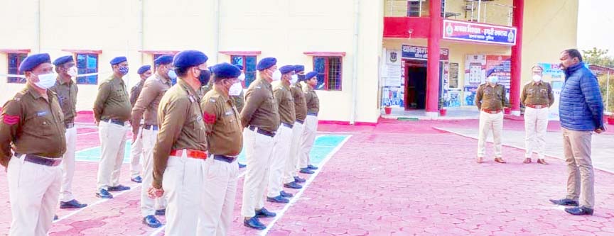 पीडि़तों से करें मधुर व्यवहार-एसपी पीडि़तों से करें मधुर व्यवहार-एसपी