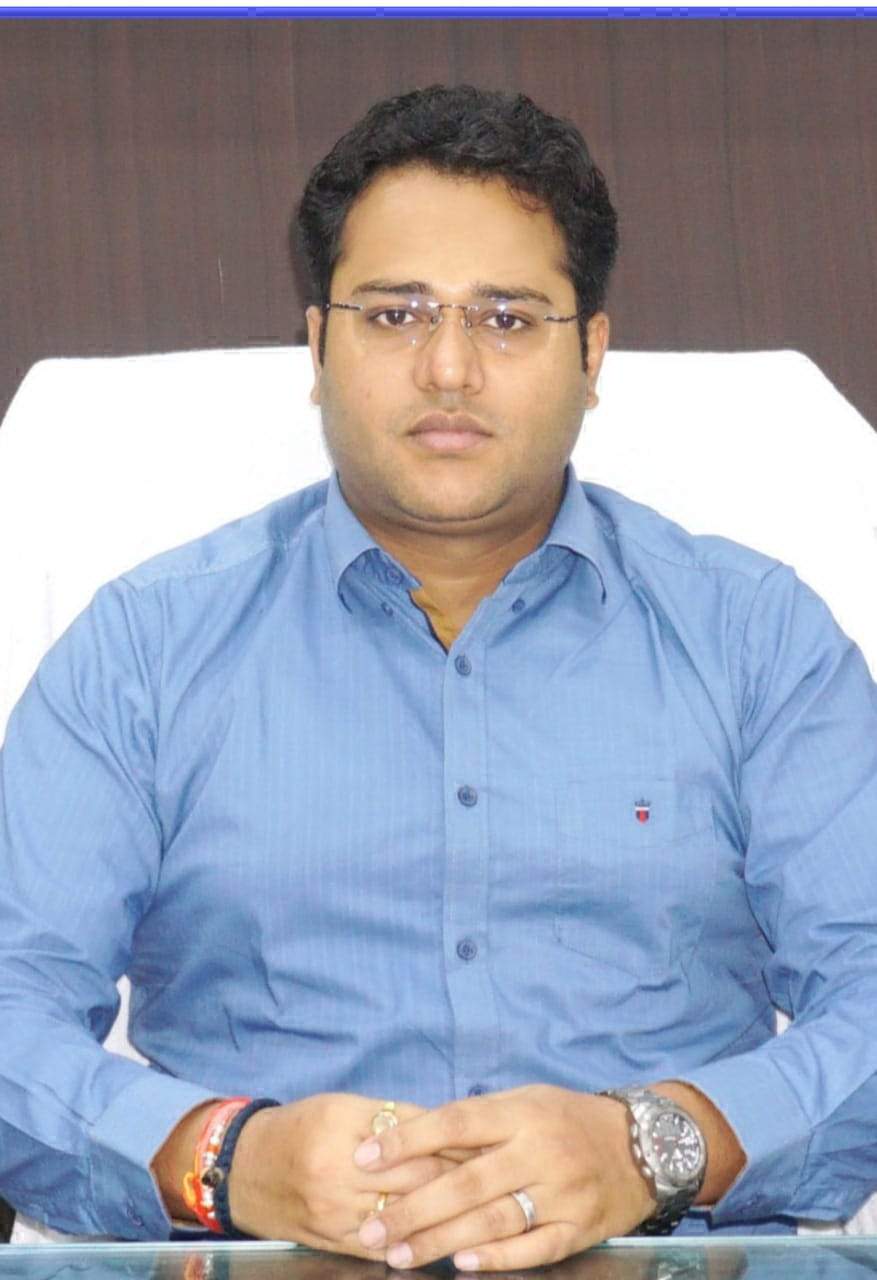 नए कलेक्टर ऋतुराज ने संभाला पदभार