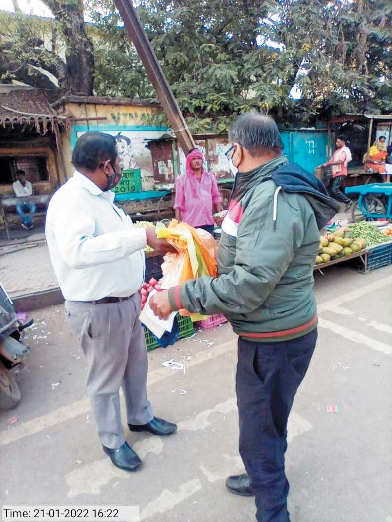 पॉलीथिन के खिलाफ 13 दुकानदारों से निगम ने वसूले जुर्माना