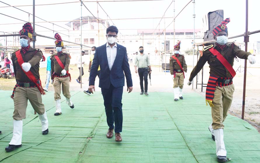 कलेक्टर-एसपी ने गणतंत्र दिवस की तैयारियों का किया निरीक्षण