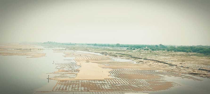  तीसरी बार किसानों की मेहनत बेकार, फिर पहुंचा क्यारियों में पानी