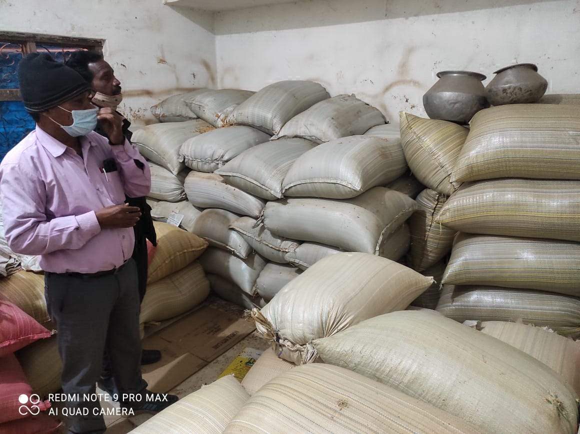 449 बोरी अवैध धान जब्त