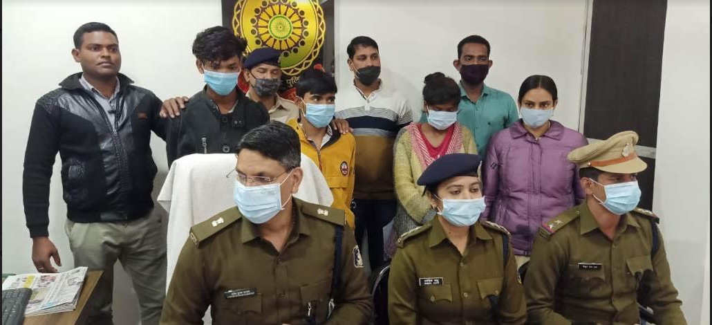 गहने, नगदी सहित बैग को पार किया रसोईये ने, वृद्धा के पेंशन की रकम बैंक से निकलते ही पार किया पड़ोसी ने