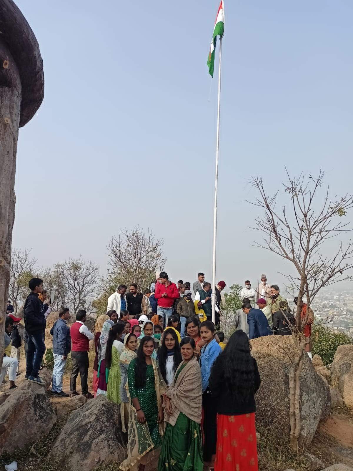 जन अधिकार परिषद ने ऑक्सीजन पार्क के समीप फहराया तिरंगा