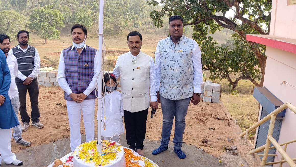 बीटीओए कार्यालय में अध्यक्ष ने किया ध्वजारोहण