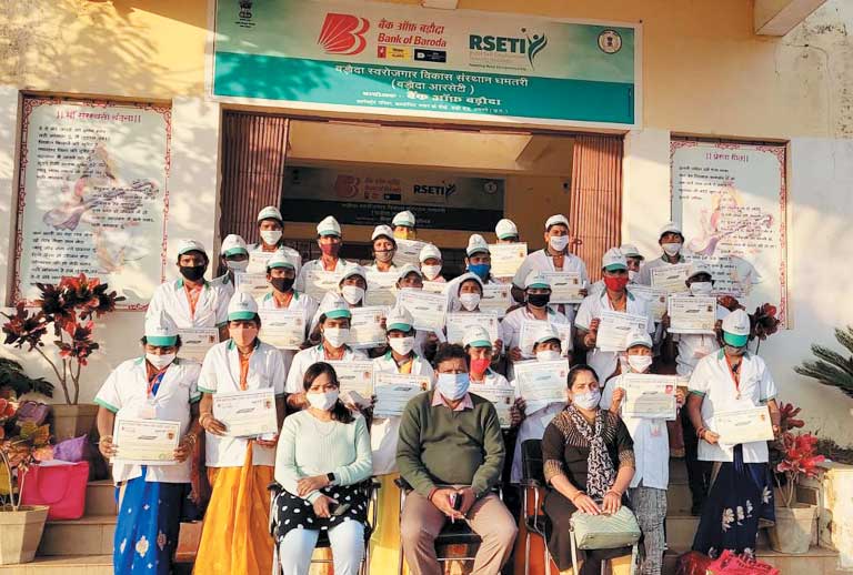 बड़ौदा आरसेटी में फास्ट फुड स्टॉल उद्यमी का प्रशिक्षण