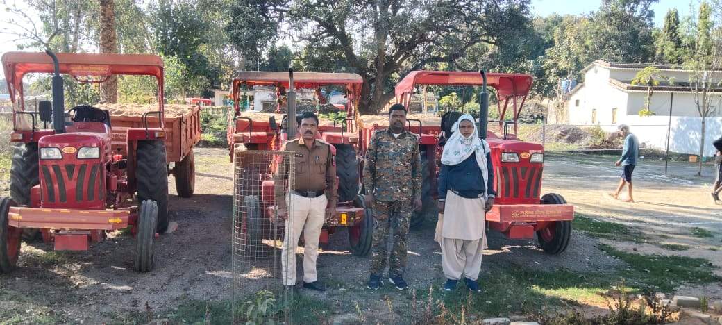 अवैध रेत खुदाई करतीं 5 ट्रैक्टर-ट्रॉलियां जब्त