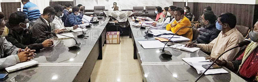 प्राथमिक स्कूल के बच्चों के समग्र विकास के लिए माइक्रोप्लानिंग करने निर्देश- कलेक्टर