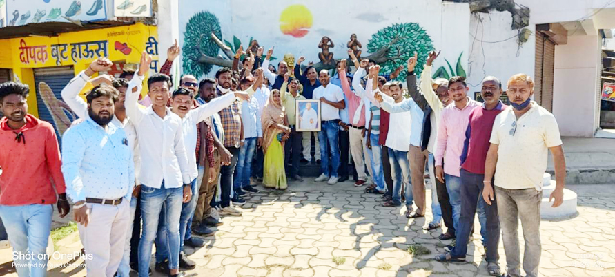 कांग्रेसियों ने किया बापू को याद