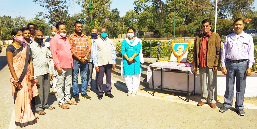 महात्मा गांधी को दी श्रद्धांजलि महात्मा गांधी को दी श्रद्धांजलि