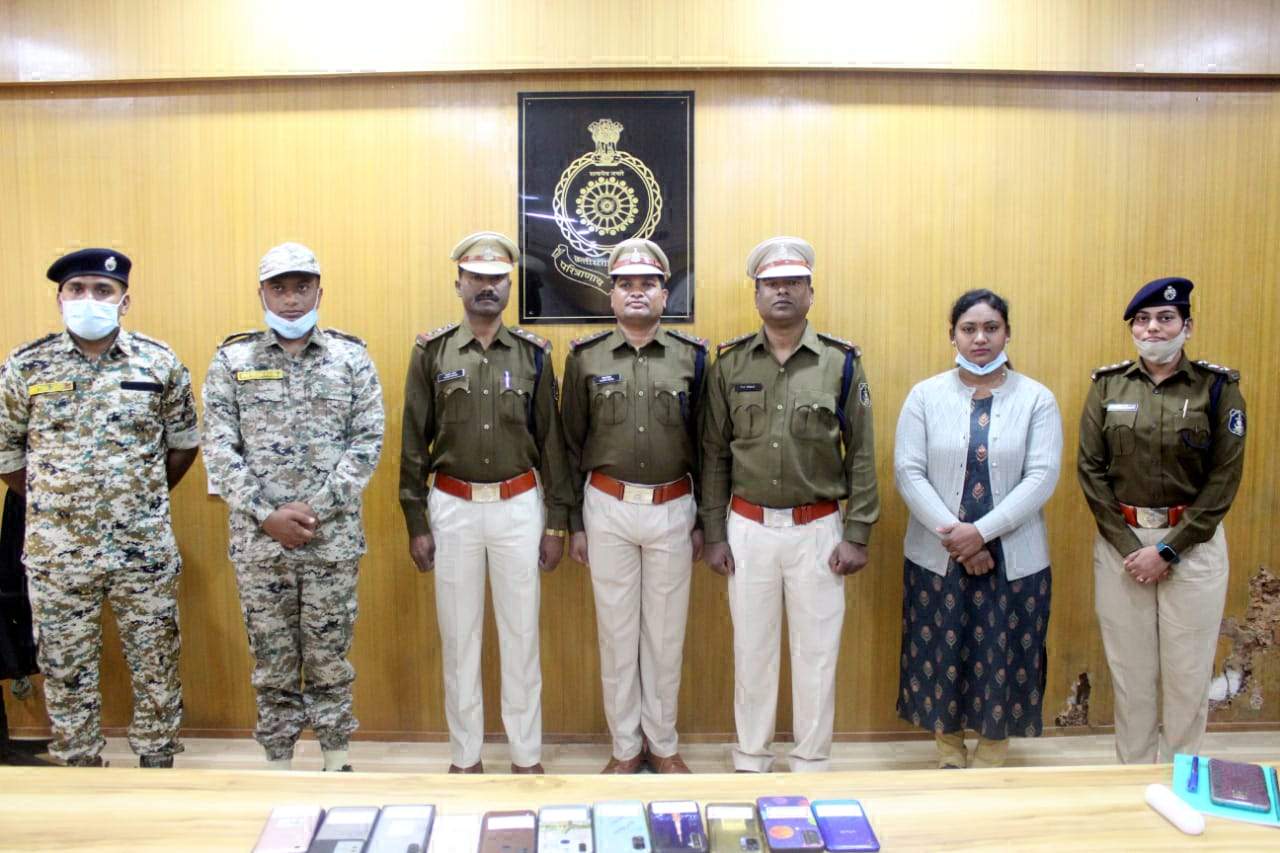 जिले के 3 उपनिरीक्षकों को स्टार लगाकर पदोन्नति की दी बधाई