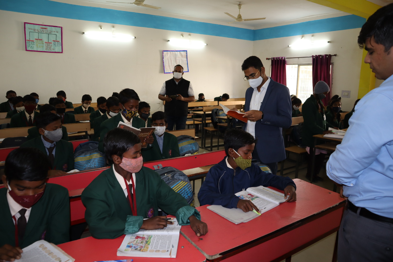 7वीं के अजय ने धाराप्रवाह पढ़ी अंग्रेजी तो दिशा ने सुलझाया गुणा का गणित