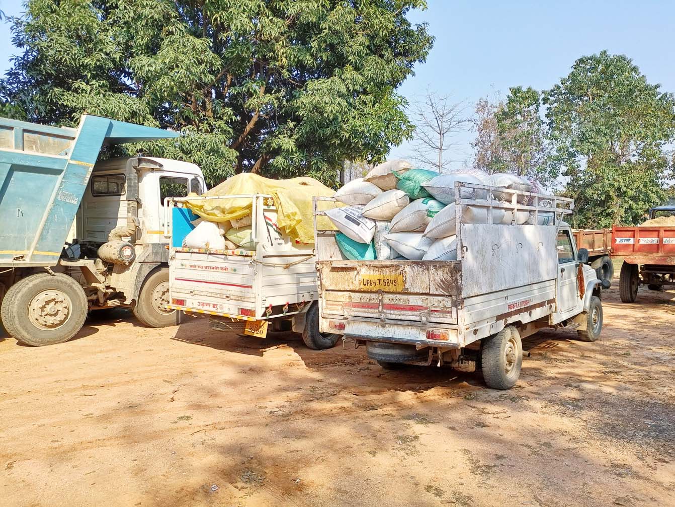 अवैध धान खपाने जाते 2 वाहन बरामद