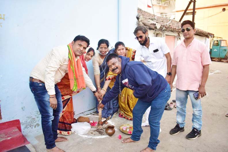 मेयर ने किया रोड-नाली निर्माण का भूमिपूजन