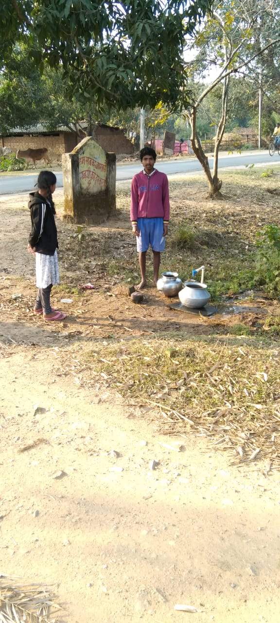 बिल बकाया, कांटी बिजली,नल में नहीं आ रहा पानी