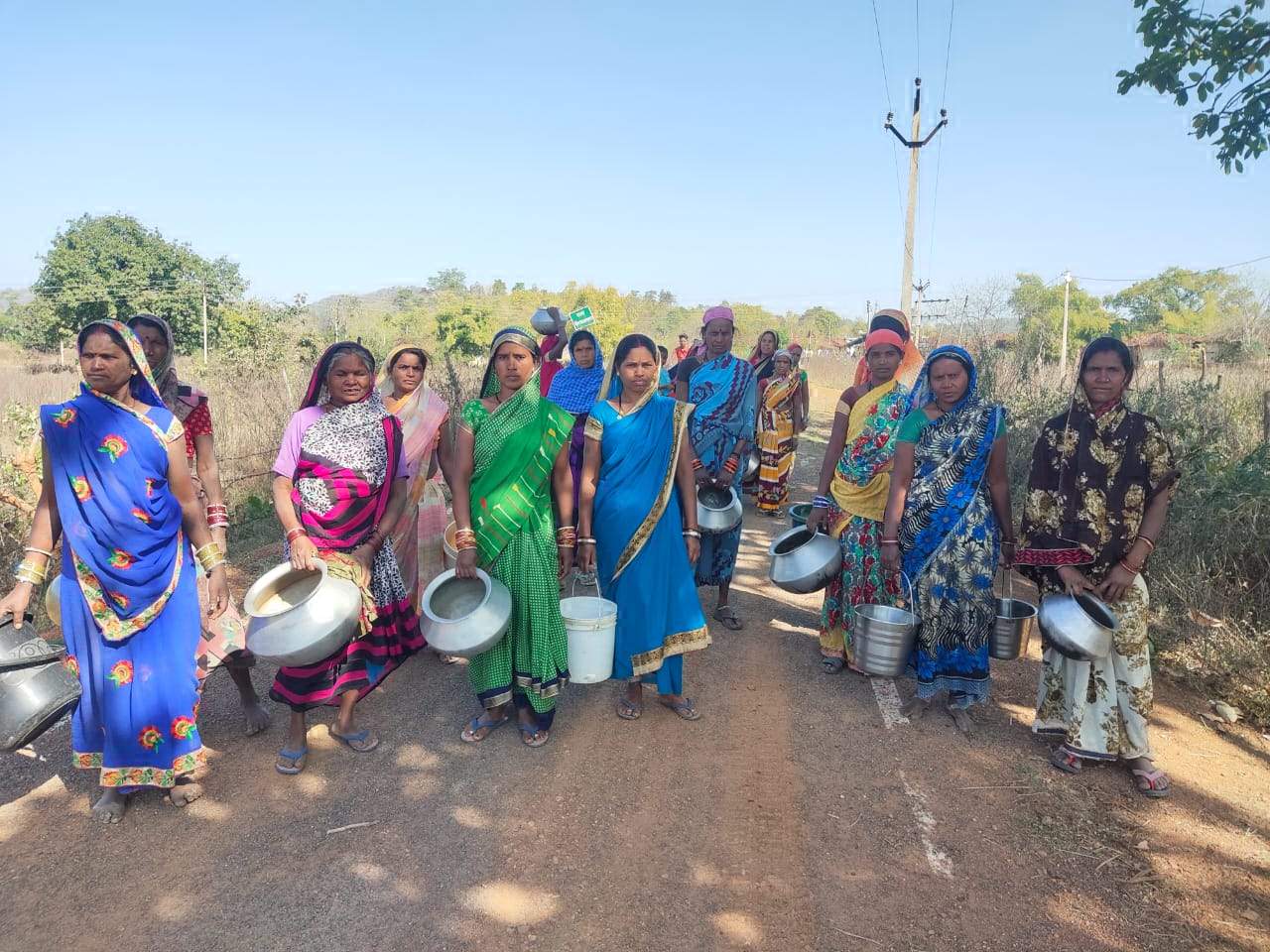  ग्रामीण नदी का पानी पीने मजबूर