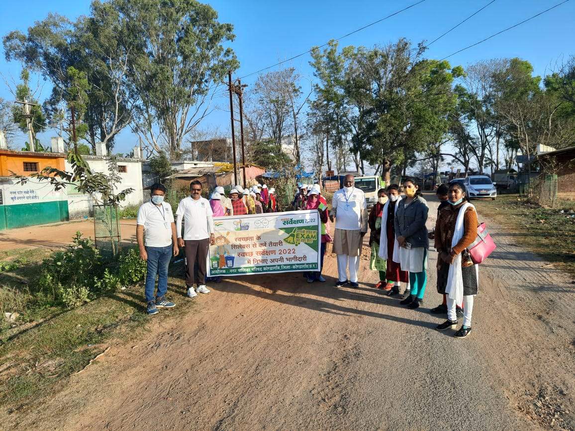 ब्रांड एम्बेसडरों ने वार्डवासियों को किया स्वच्छता के प्रति जागरूक