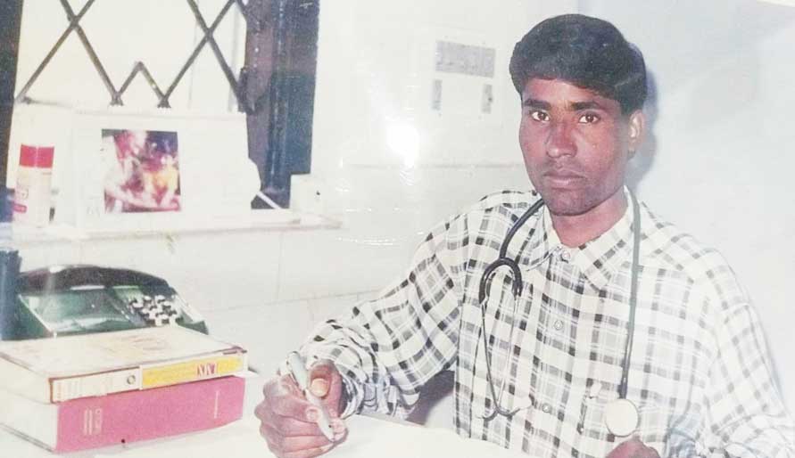 अवैध क्लिनिक पर छापा, दवाइयां-जांच उपकरण जब्त, संचालक के खिलाफ थाने में प्राथमिकी शिकायत दर्ज