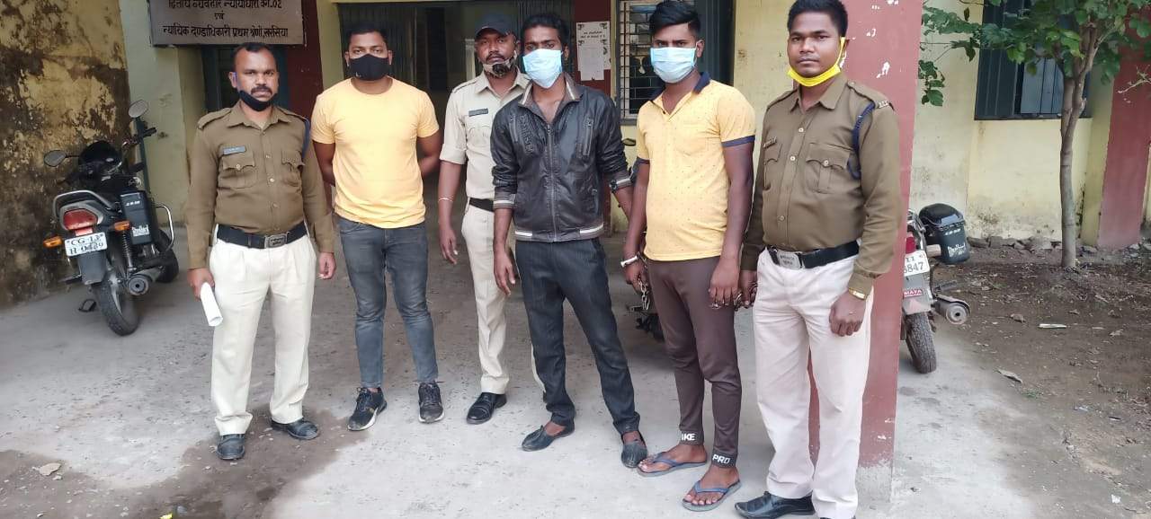 रेस्टोरेंट में मारपीट, 3 गिरफ्तार