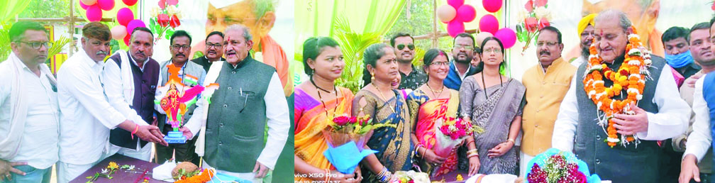 धनेन्द्र साहू को जन्मदिन की बधाई देने तांता धनेन्द्र साहू को जन्मदिन की बधाई देने तांता