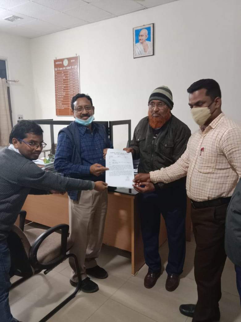 तहसील कार्यालय में मारपीट, कर्मचारी संघ अब गिरफ्तारी की मांग पर अड़ा