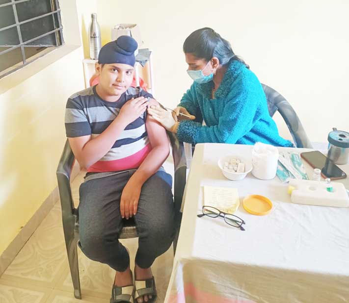 कोरोना टीका लगाकर वैक्सिनेशन की अपील कोरोना टीका लगाकर वैक्सिनेशन की अपील