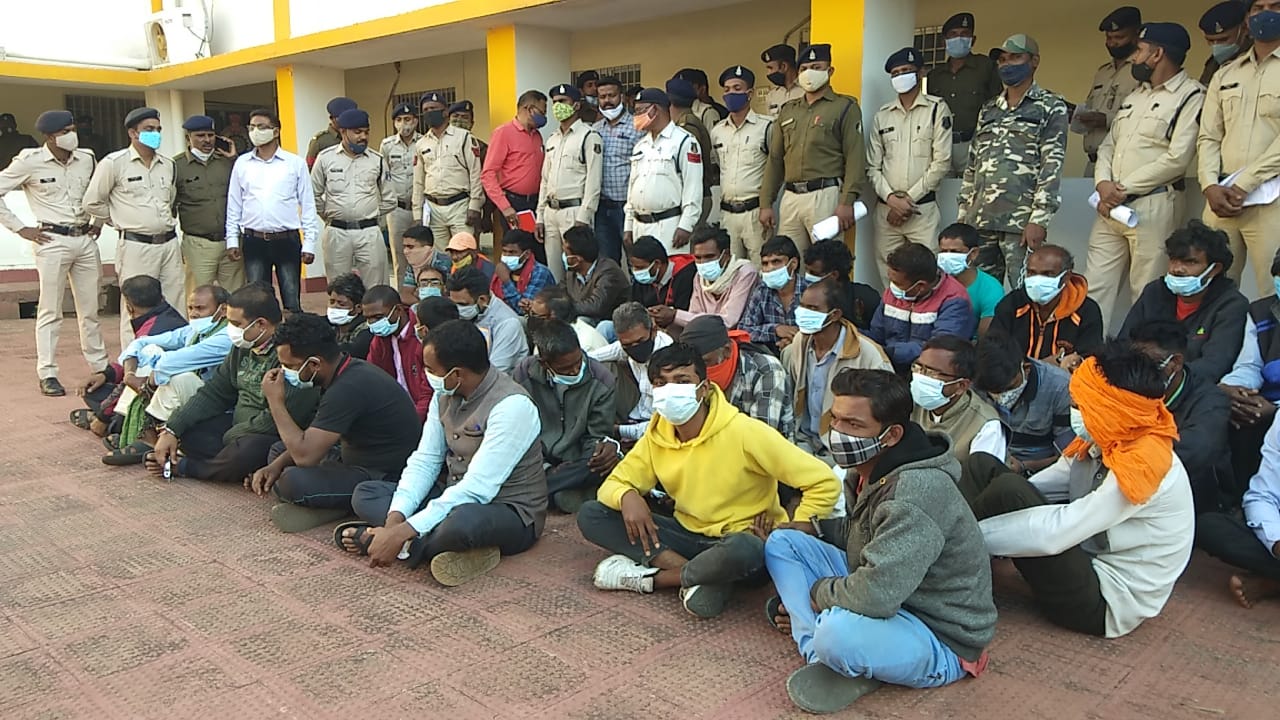 धरपकड़ में 160 फरार वारंटी गिरफ्तार