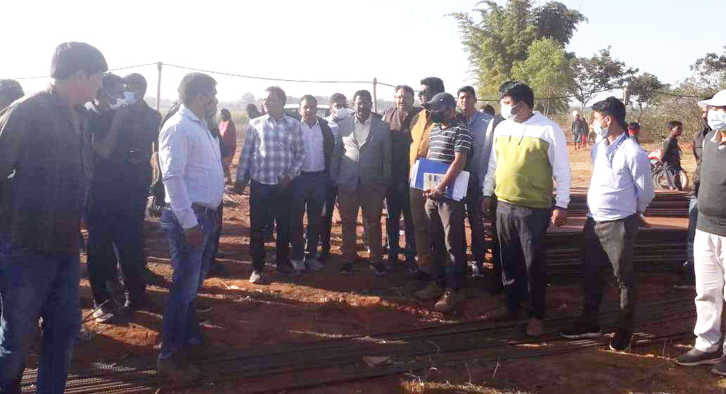 खाद्य मंत्री ने किया निर्माणाधीन एकलव्य विद्यालय का निरीक्षण