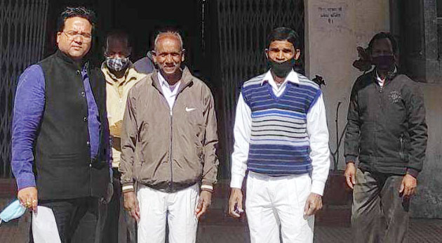 मांगों को ले तृतीय वर्ग कर्म. संघ ने सौंपा ज्ञापन