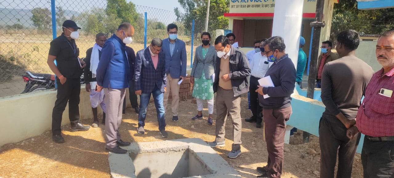 अपर मुख्य सचिव ने किया जल जीवन मिशन के कार्यों का निरीक्षण
