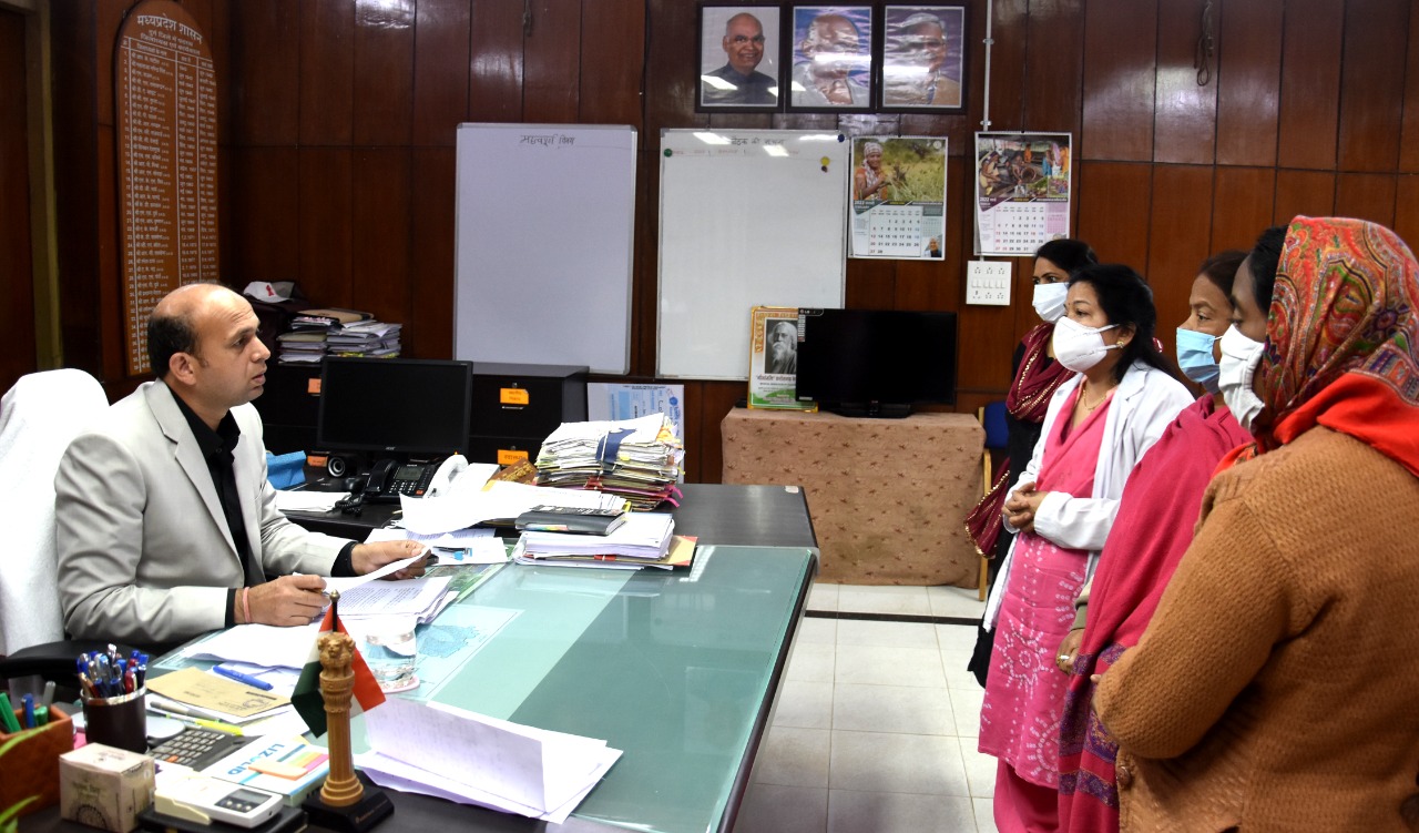 प्लेसमेंट एजेंसी पर वेतन में कटौती और पर्ची नहीं दिए जाने का लगाया आरोप