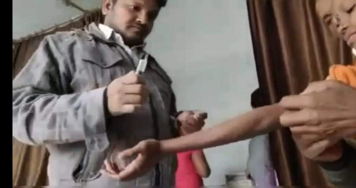 जलगढ़ के छोलाछाप डॉक्टर के घर पर छापामार कार्रवाई