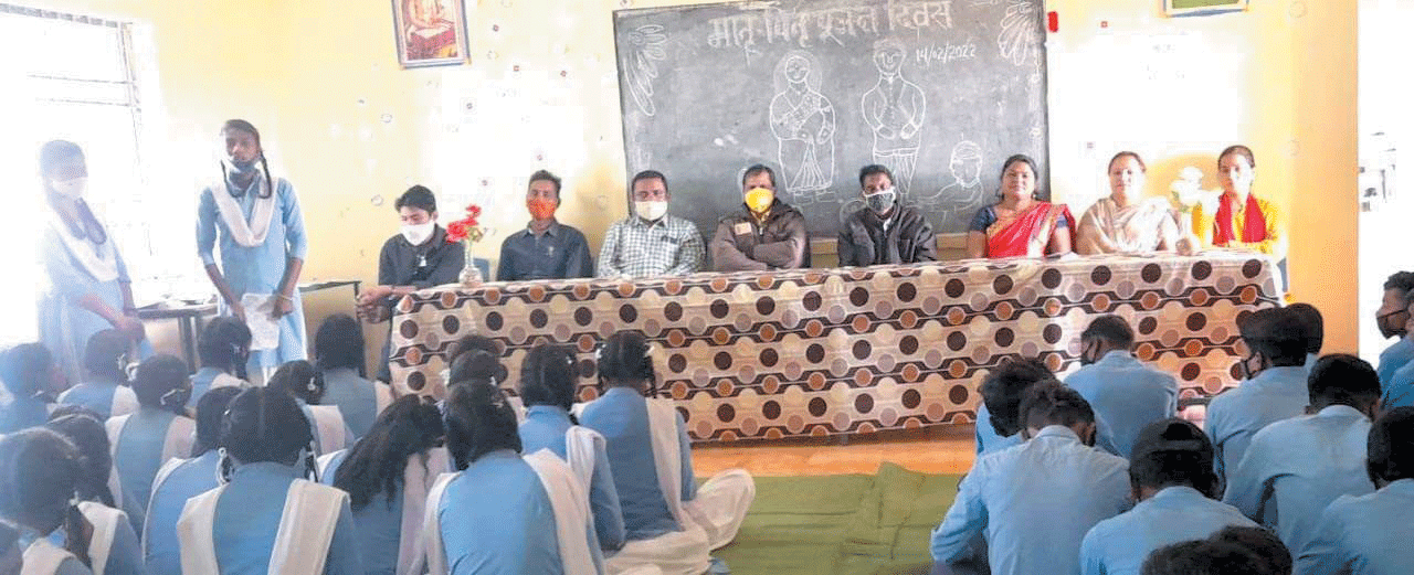 माता-पिता और गुरु का आदर करना हमारी संस्कृति - पूरनलाल माता-पिता और गुरु का आदर करना हमारी संस्कृति - पूरनलाल