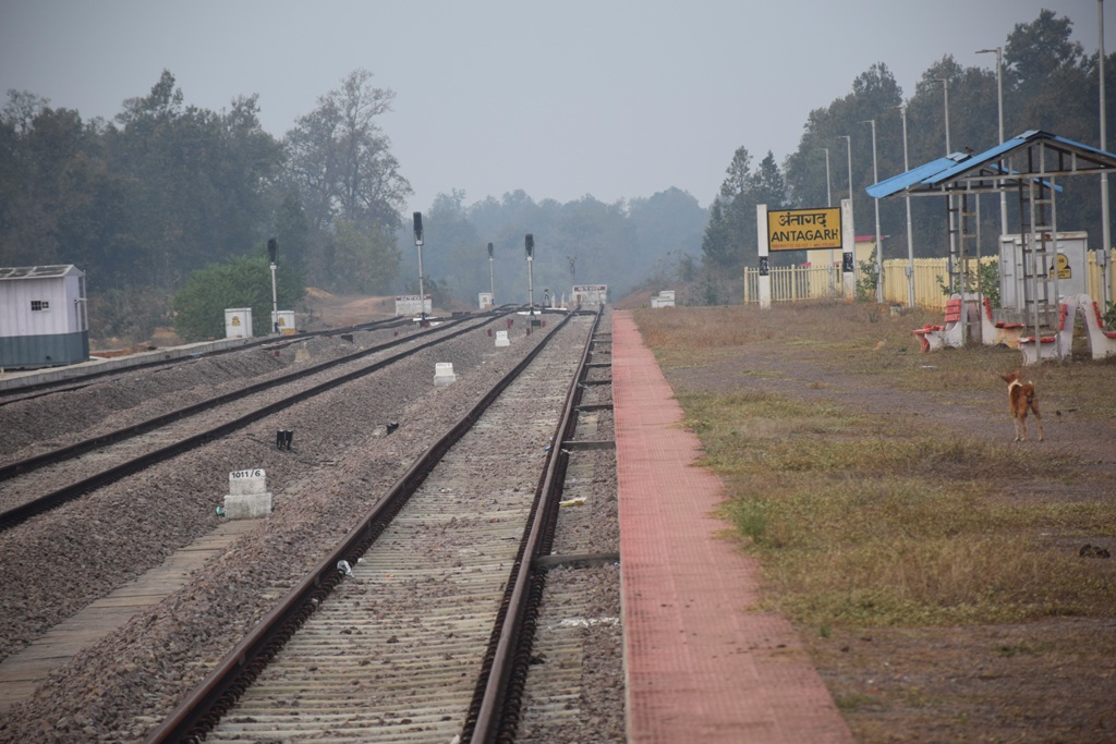 बस्तर के सुनहरे भविष्य की पटरी