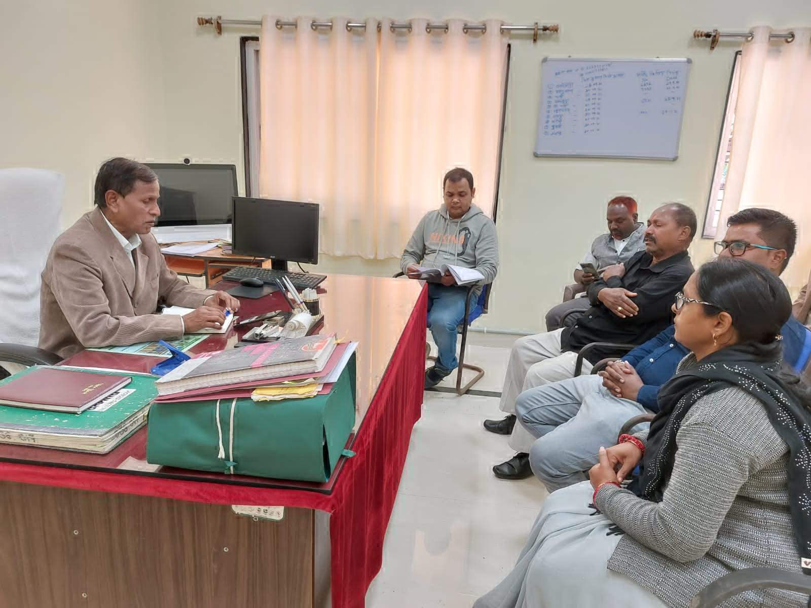 मजदूर संघ ने कार्यपालन अभियंता से की मुलाकात