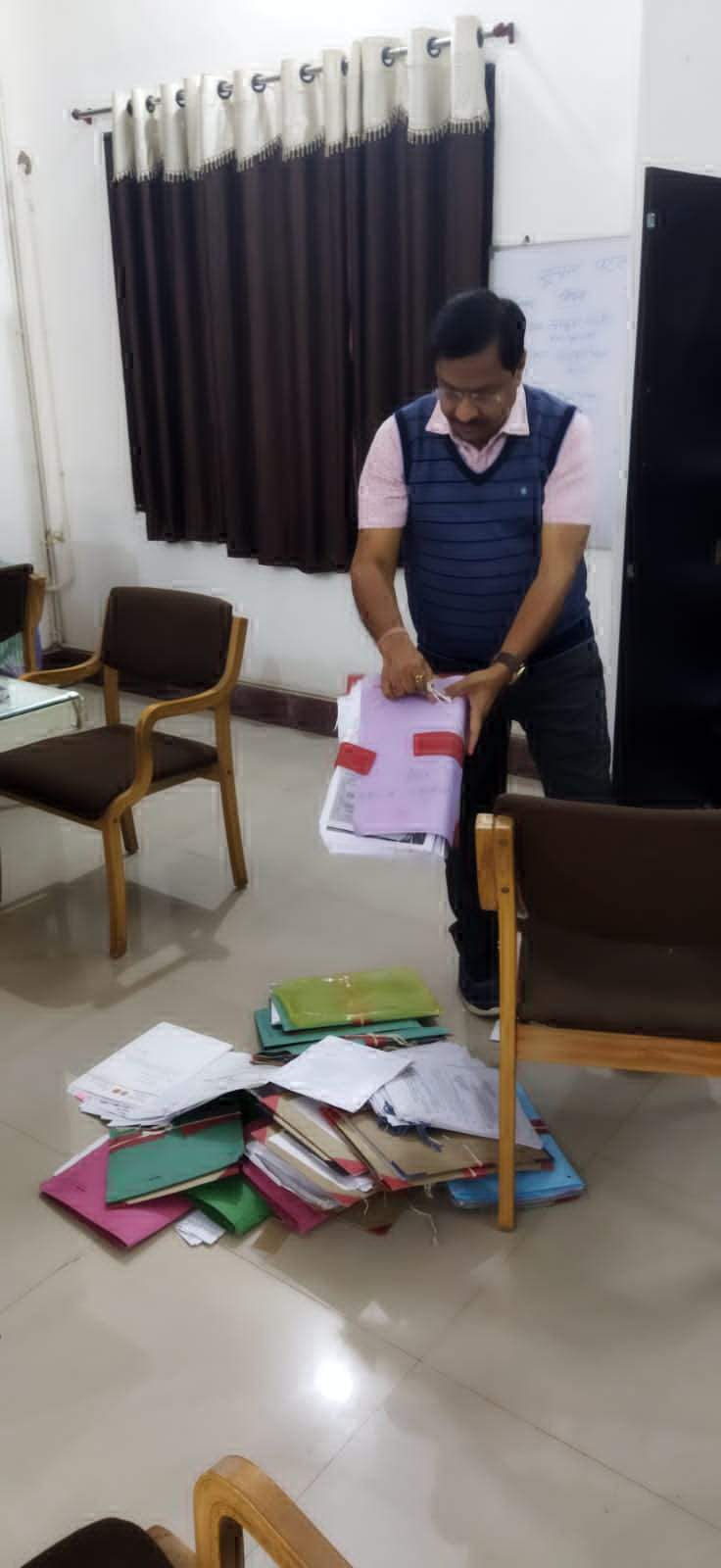 मुख्यालय में चलाया सफाई अभियान