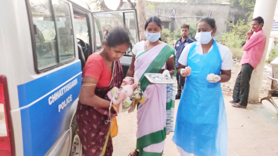 डॉयल 112 में गूंजी नवजात की किलकारी डॉयल 112 में गूंजी नवजात की किलकारी