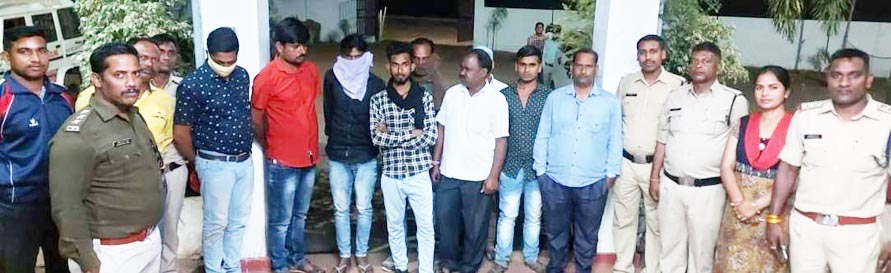 जुआ फड़ में पुलिस का छापा, दस पकड़ाए