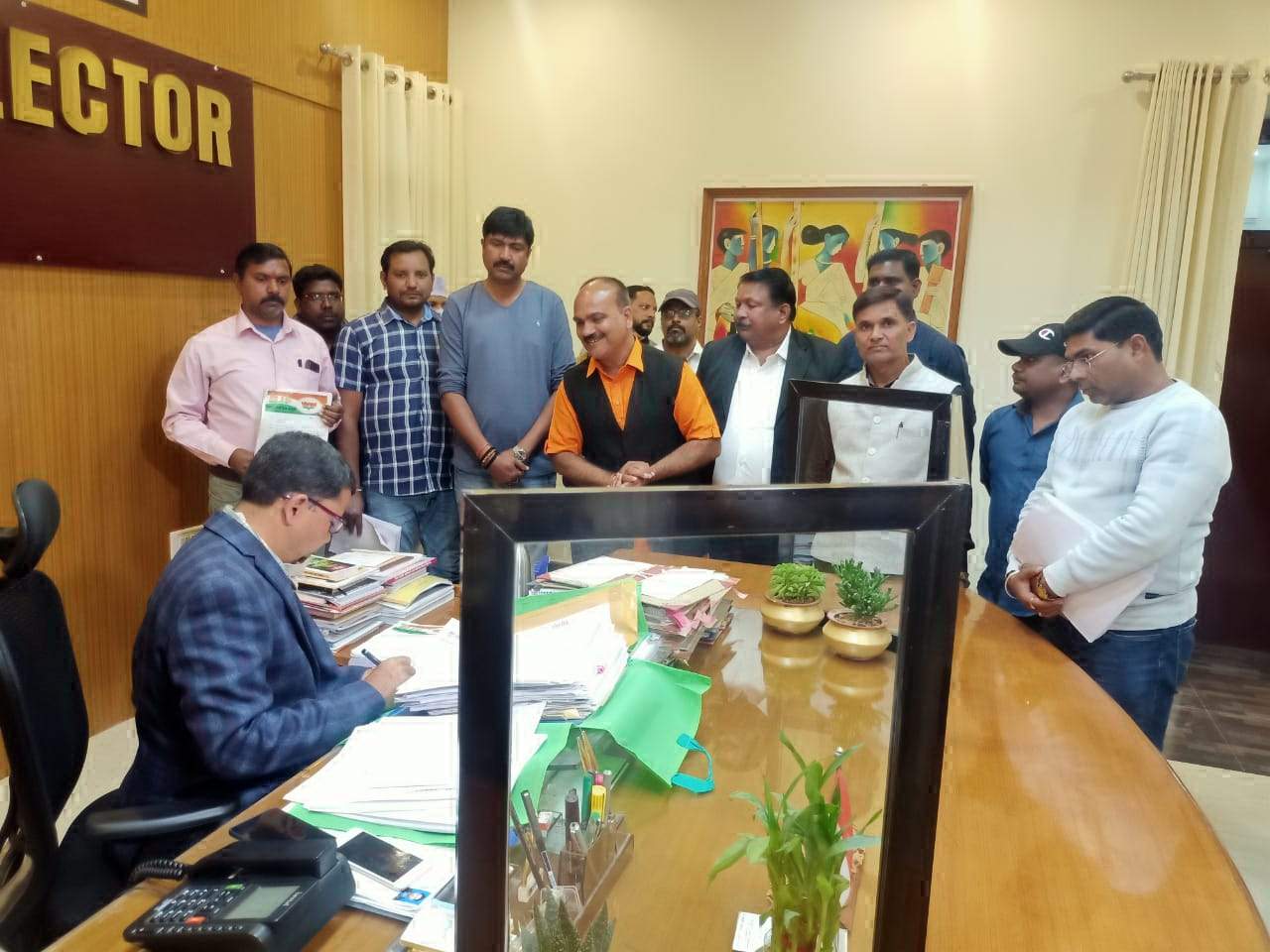 किसानों के पुनरुद्धार के लिए केंद्र द्वारा दिए सवा करोड़ का सरगुजा में बंदरबांट का आरोप