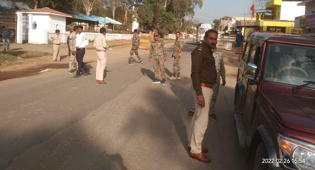 नियमों का उल्लंघन, दोपहिया व चार पहिया वाहनों पर जुर्माना