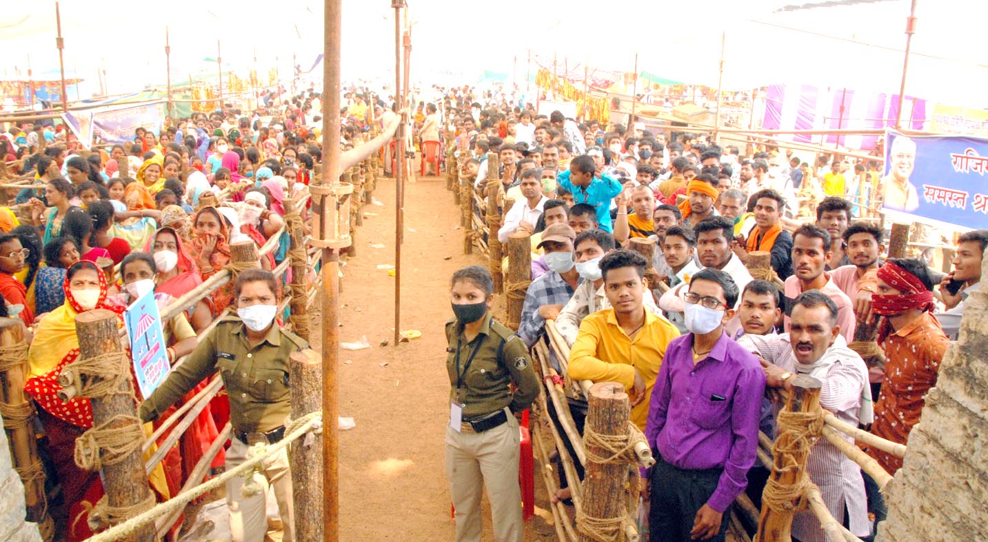 धार्मिक नगरी राजिम में लगा भक्तों का रेला