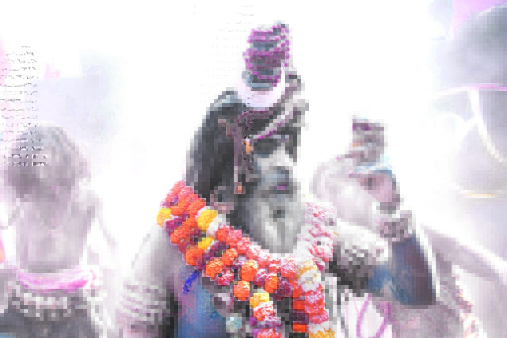 तांडव नृत्य और अघोरी साधुओं के साथ निकली भव्य महाकाल यात्रा