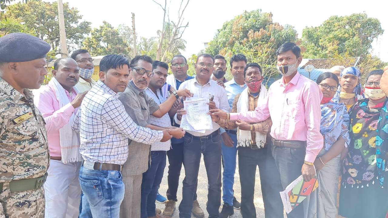 मांगों को ले लघुवेतन कर्मचारी संघ ने निकाली रैली, विधायक निवास घेरा, ज्ञापन सौंपा मांगों को ले लघुवेतन कर्मचारी संघ ने निकाली रैली, विधायक निवास घेरा, ज्ञापन सौंपा