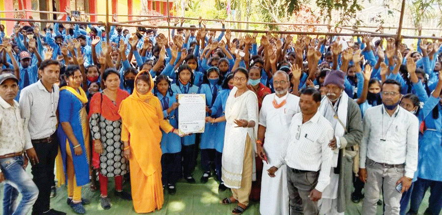 महुआ फूल से बने खाद्य पदार्थों का प्रदर्शन, स्वास्थ्य में होने वाले लाभ की दी जानकारी महुआ फूल से बने खाद्य पदार्थों का प्रदर्शन, स्वास्थ्य में होने वाले लाभ की दी जानकारी