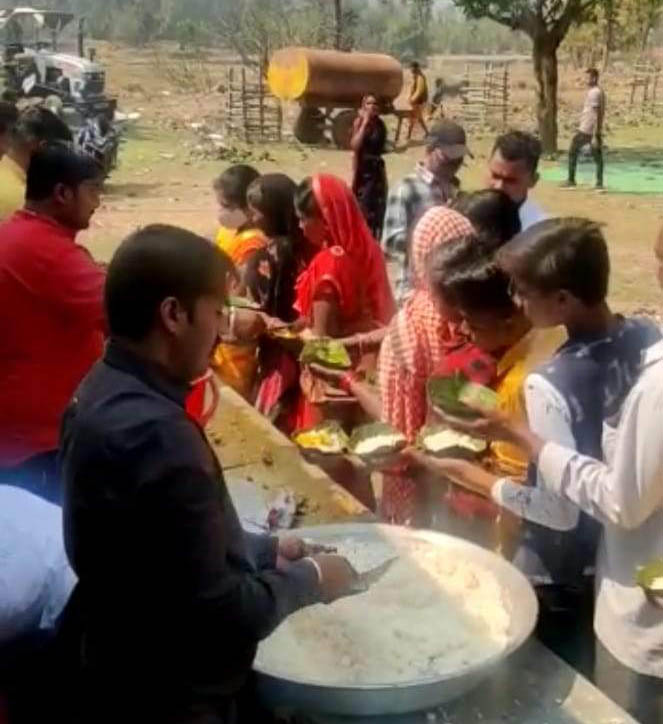 कैलाश चंद्र अग्रवाल की स्मृति में भंडारा