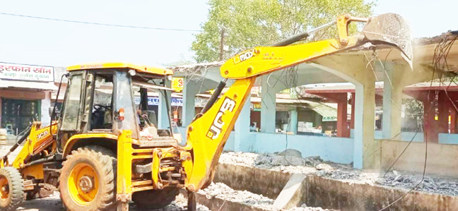 पुराना शेड तोडऩे की बात पर कांग्रेस-भाजपा में ठनी