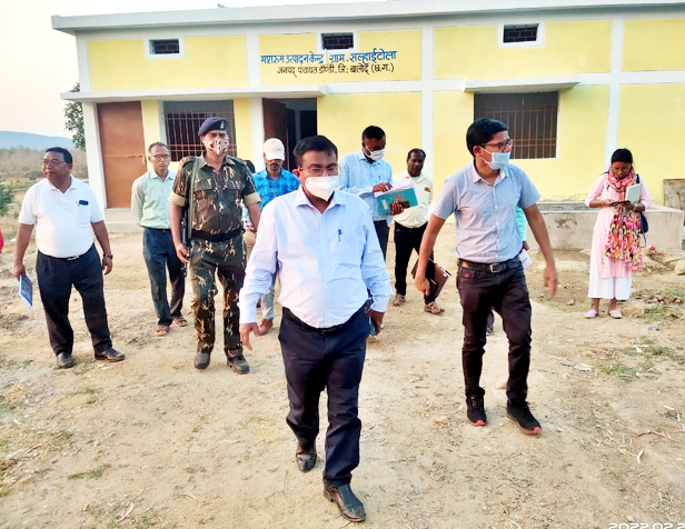 संभागायुक्त ने गुण्डरदेही और डौण्डी के तहसील कार्यालय का किया निरीक्षण संभागायुक्त ने गुण्डरदेही और डौण्डी के तहसील कार्यालय का किया निरीक्षण